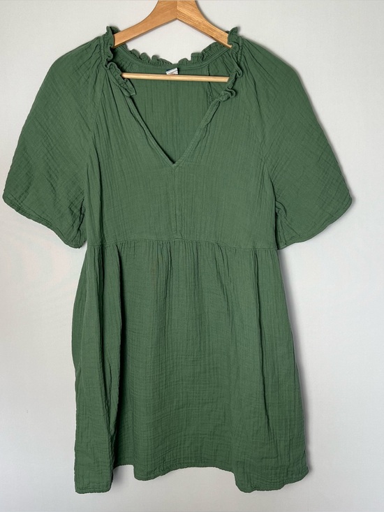 Old Navy Dresses & Skirts - Old Navy Women’s Split-Neck Crinkle Gauze Mini Swing Dress Green Petite Small